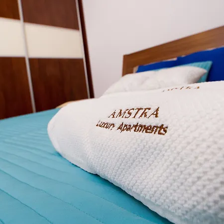 Old Town Luxury By Amstra Apartment